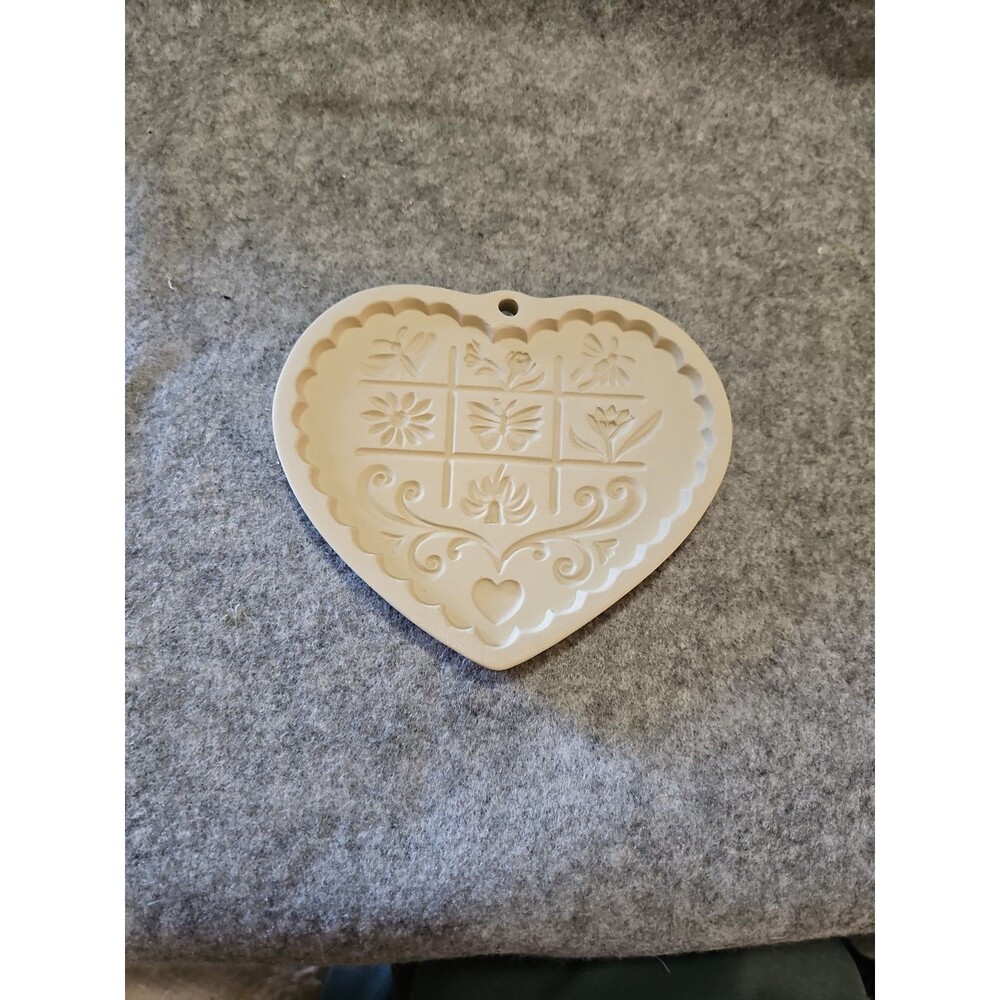 Pampered Chef Gardens of the Heart Shortbread Cookie Mold 1996